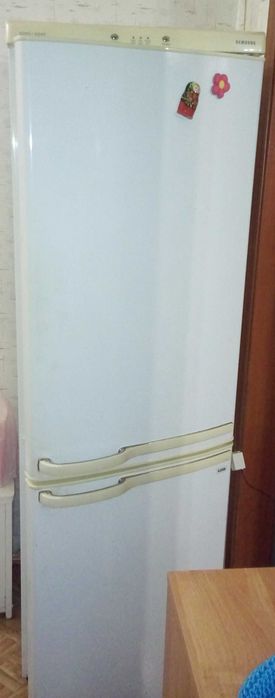 Продам современный , рабочий  холодильник в хорошем состоянии .