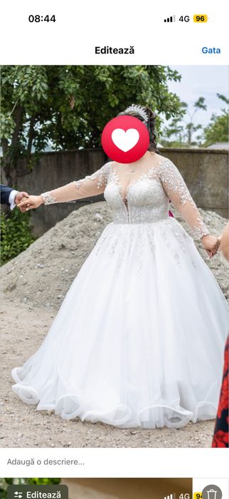 Vand rochie de mireasa lucrata manual