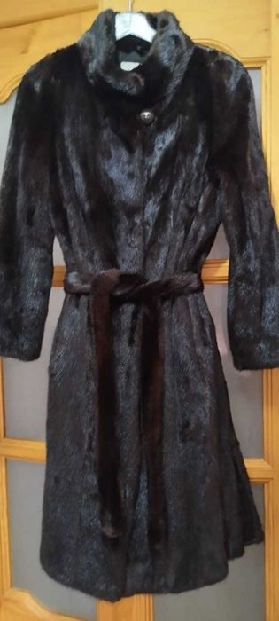 Норковую шубу б/у