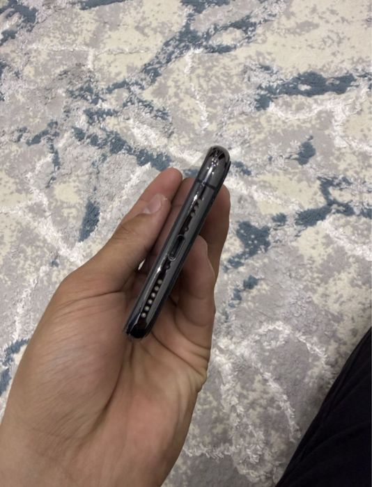 Iphone xs idel holatda umuman aybi yo