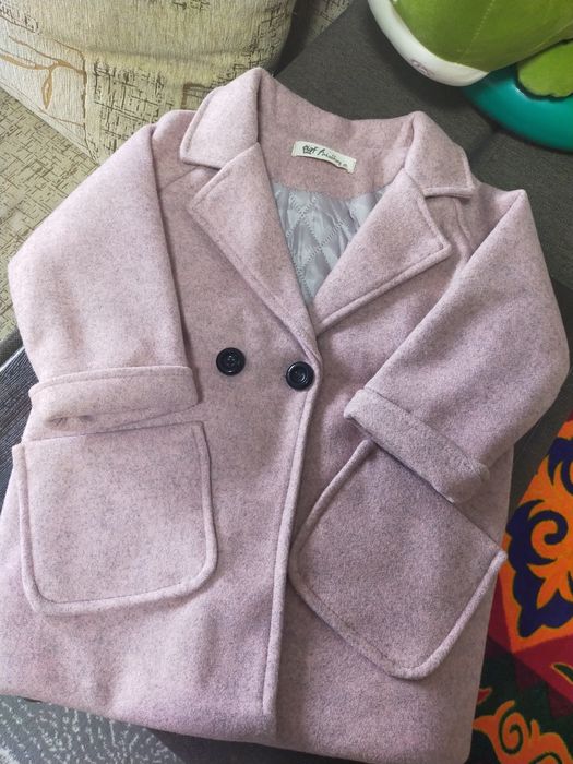 Пальто новое на девочку