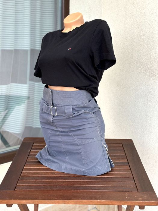 Дамска пола Tommy Hilfiger - размер М, много добро състояние