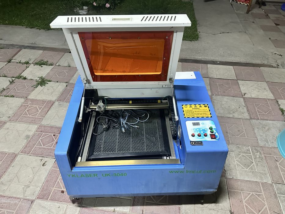 Лазерный гравер YKLASER UK-3040 б/у