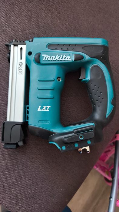 Capsator electric Makita