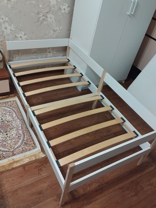 Продаж кровать с матрасом