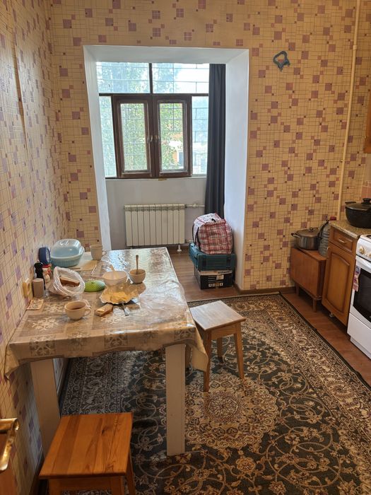 Продам  1 комнатную квартиру в районе жилгородок рядом с рынком.