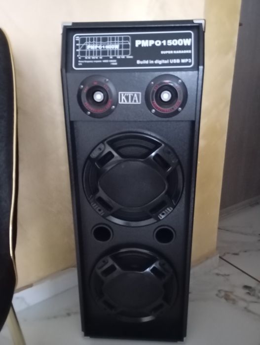 Vând pereche de boxe active profesionale foarte puternice noi  nouțe