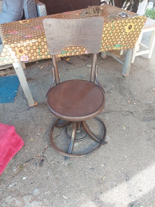 Scaun Thonet cu surub an 1900