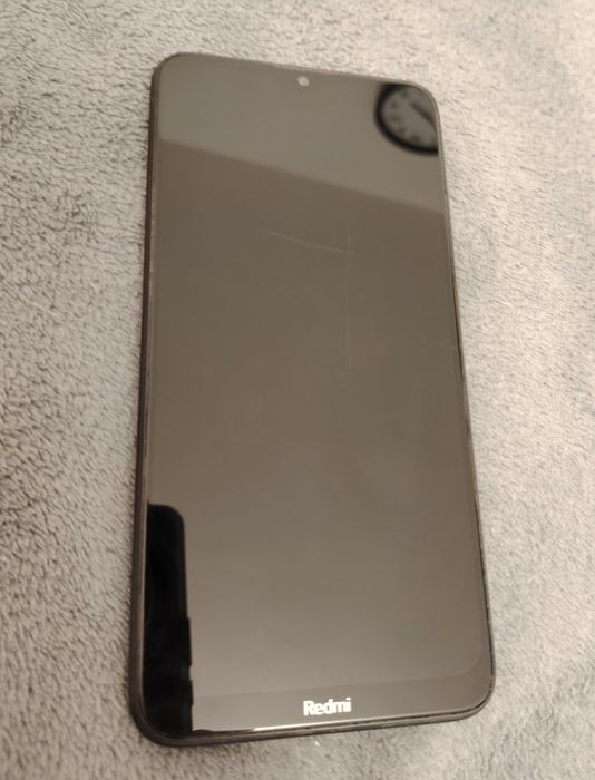 Vând Xiaomi  Redmi 8a+huse