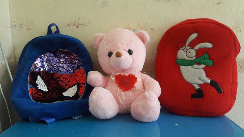 Продаю Плюшевого мишку и рюкзачки в Темиртау