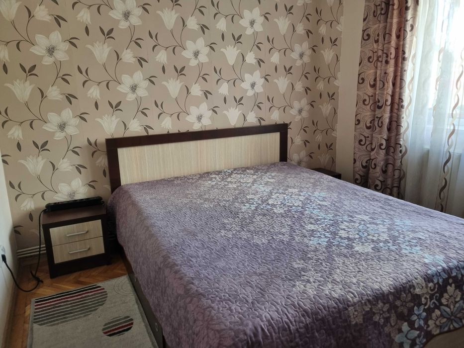 Inchiriez 3 camere