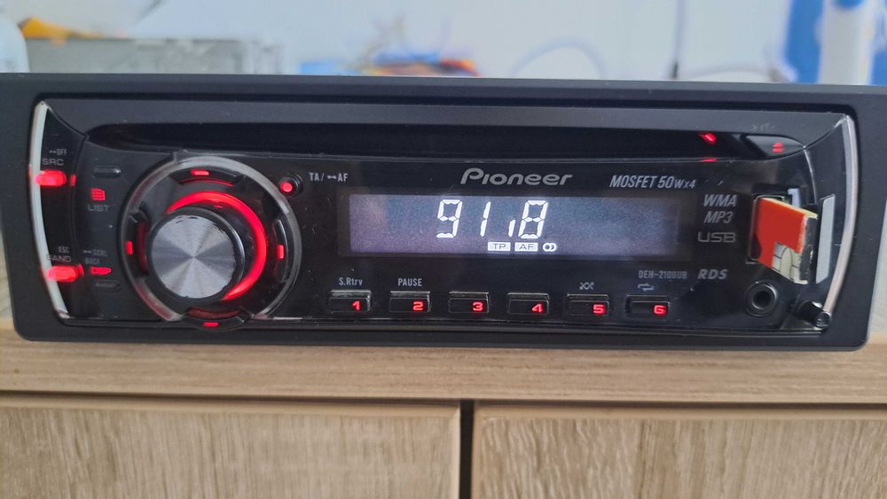 Casetofon auto Pioneer cu USB