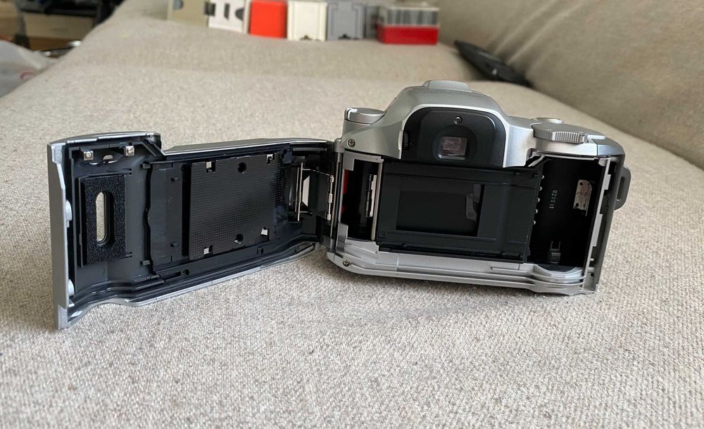 Aparat foto pe film Olympus IS 500 35MM zoom 28-120 MM 4X - colectie