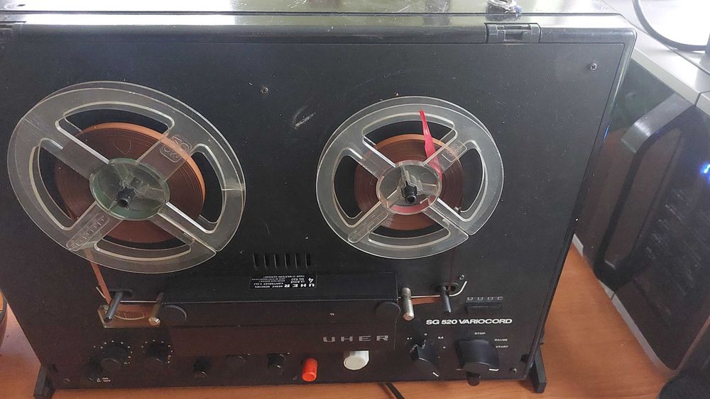 Ролков магнетофон UHER