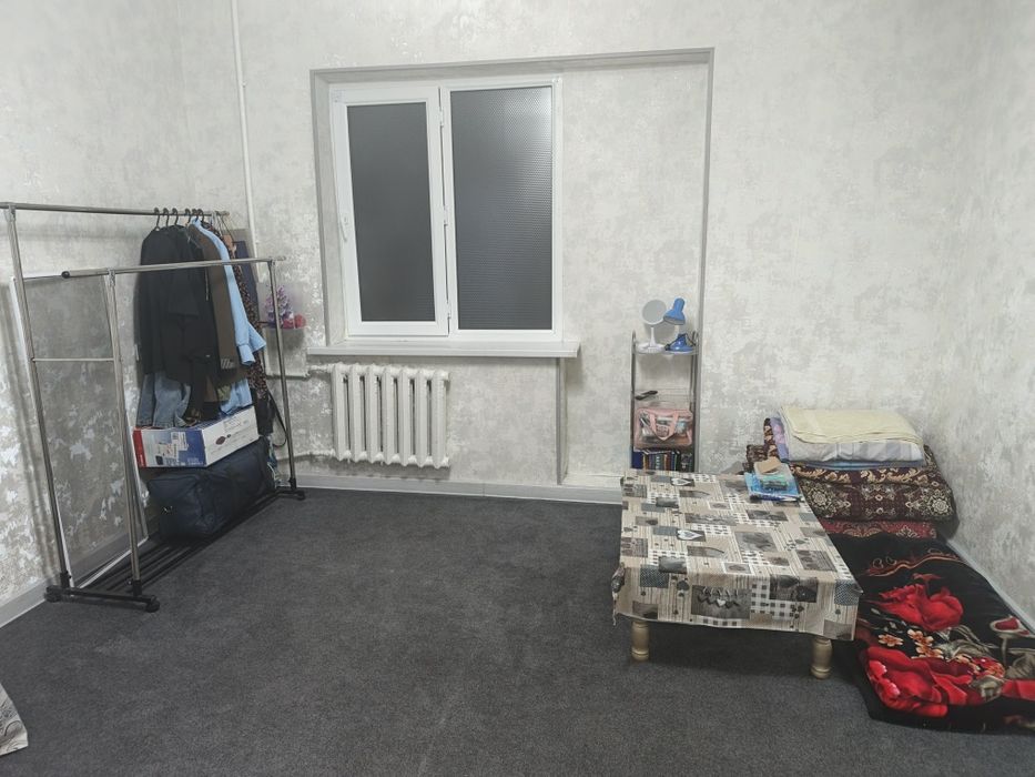 2та қиз оламан Кадишева, Дўстлик метро яқинида