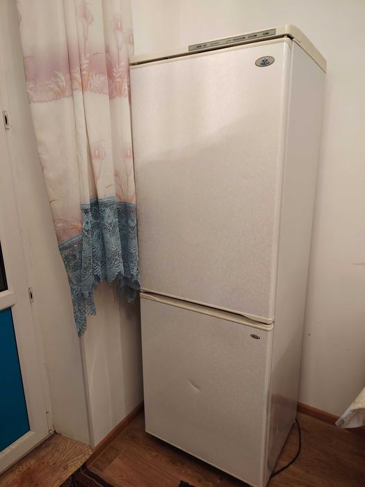 Отдам даром холодильник