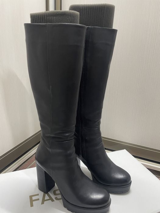 Продам зимние сапоги