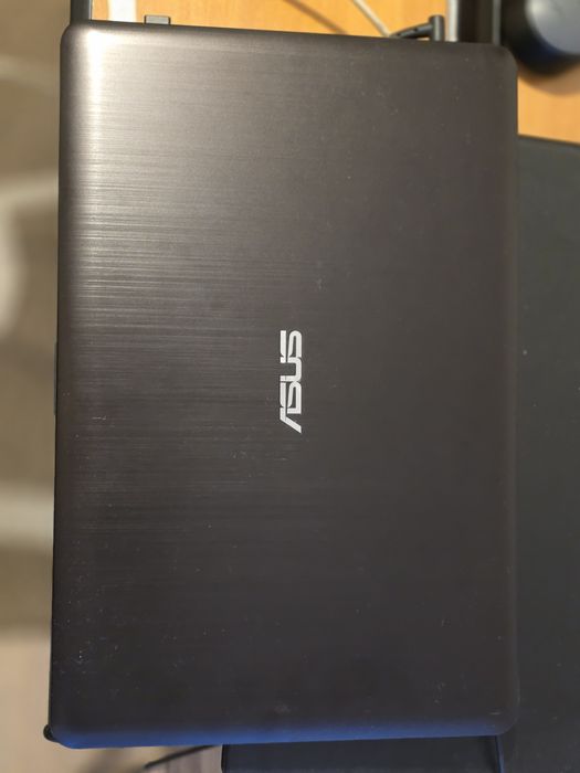 Vand laptop Asus X541UAK
