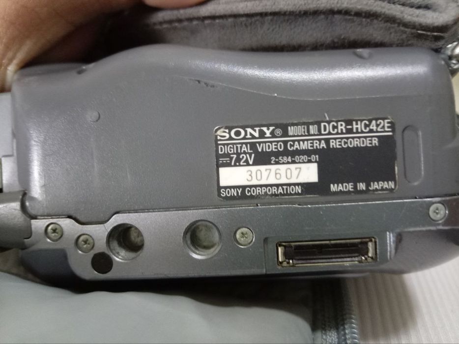 Камера сони факат зарядни сими йу