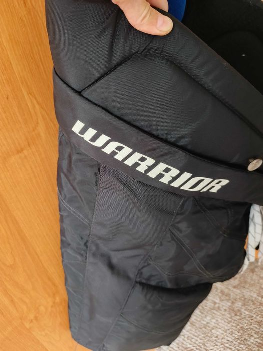 Продам хоккейные шорты WARRIOR