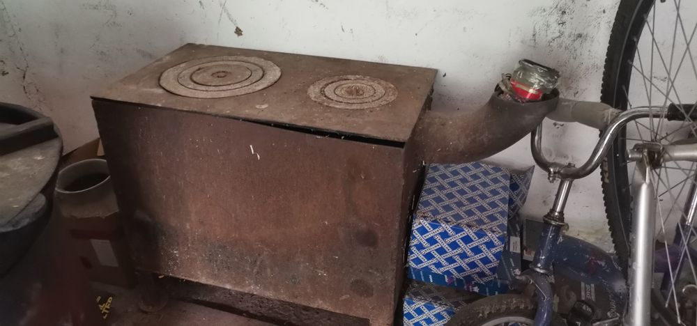 Пешь сатылады 40000 тг