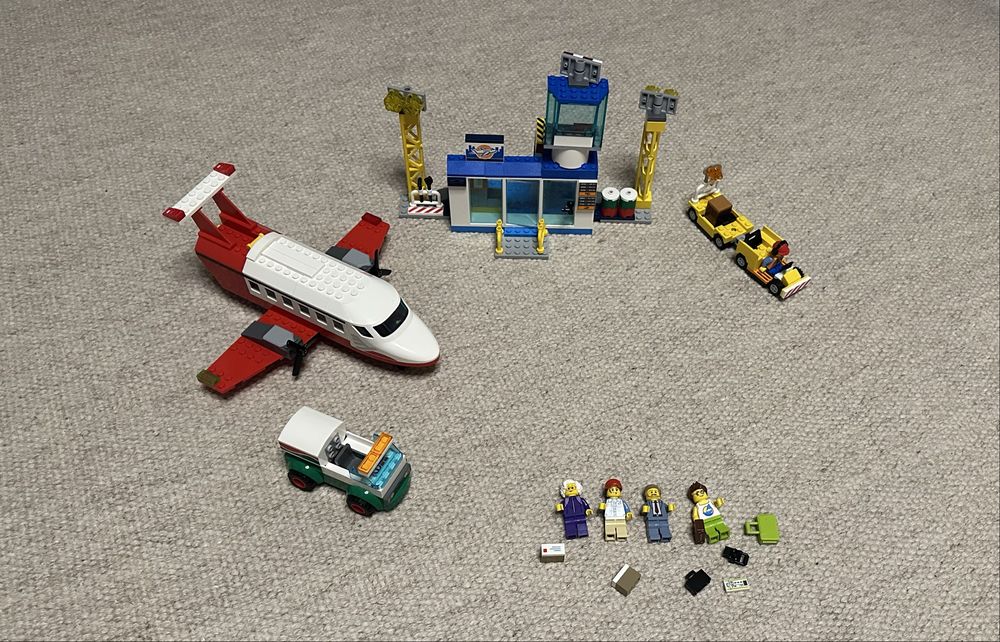 Lego City 60261 Aeroport central, vârsta +4