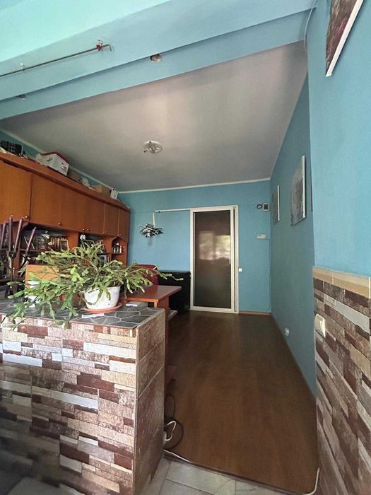 Vând apartament 4 camere