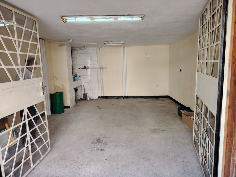 Продава се Гараж / Паркомясто в Сливен, Сини камъни - 26 кв.м за 667 €/кв.м - Снимка #2
