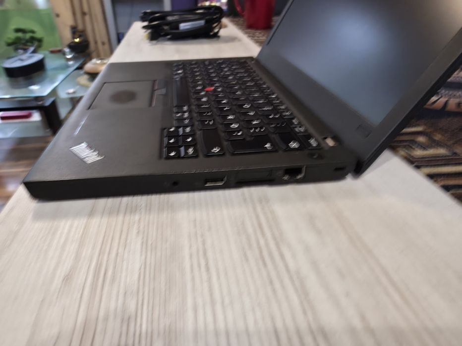 Продавам лаптоп Леново