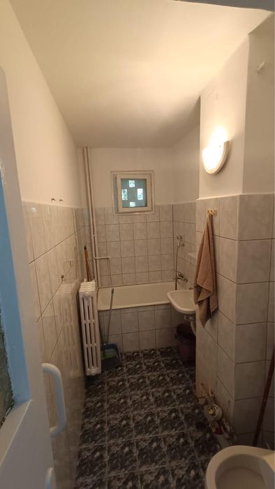 Inchiriere Apartament 2 camere, semidecomandat, etj 1/4, Salvare