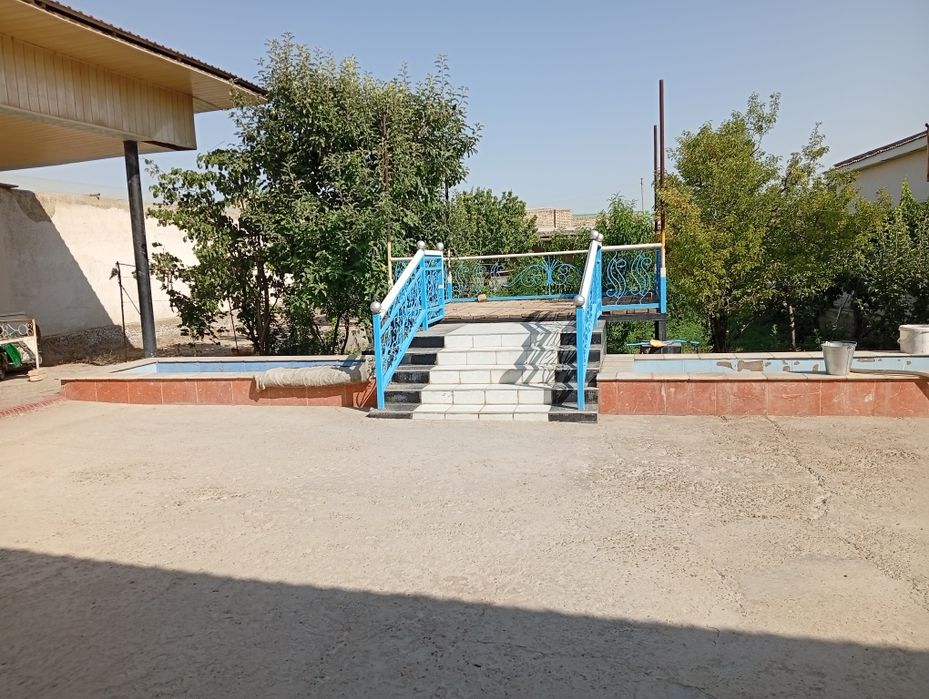 Дом на участке 12 соток.  сад 2сотки.