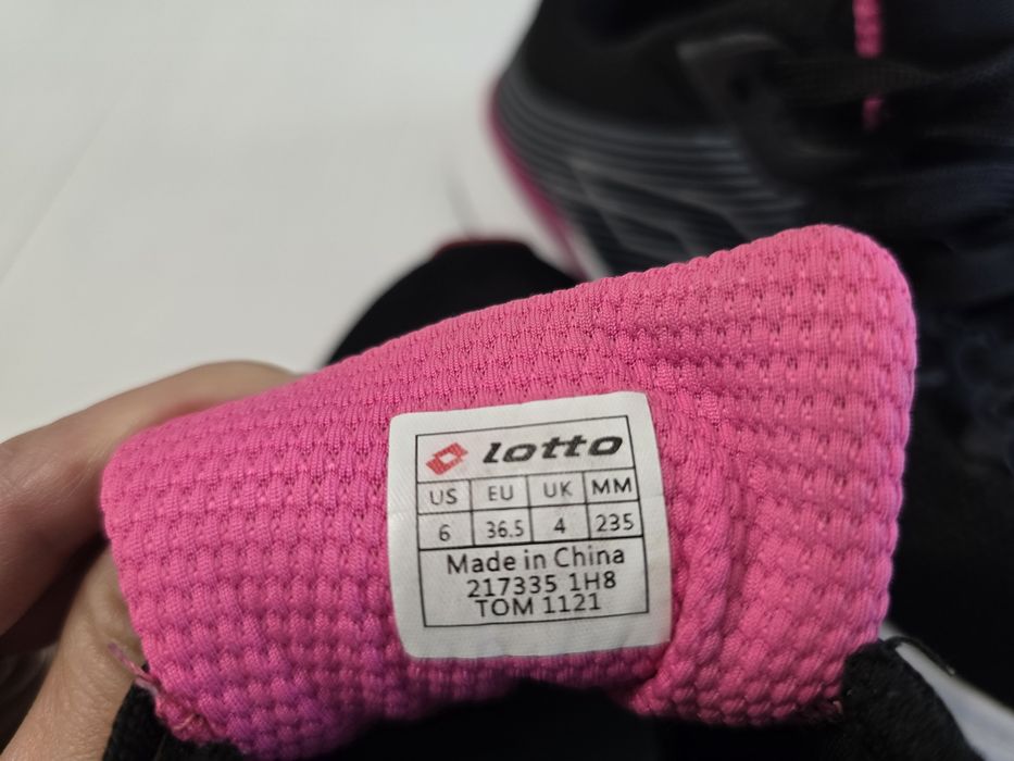 Încălțăminte fete Lotto nr 36,5