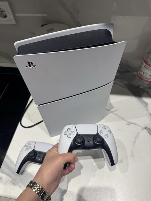 Sony PlayStation 5 Slim + 2 джостика