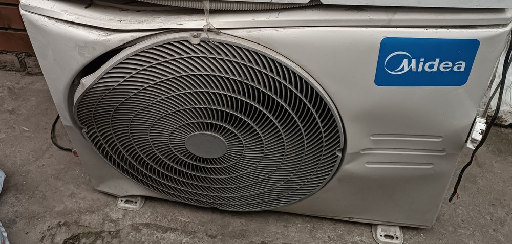 Midea Alba 24 Inverter. Blok.