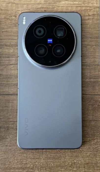 Vivo x300 Ultra 16/512