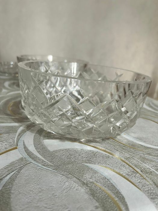 Хрустальные вазы 2 штуки