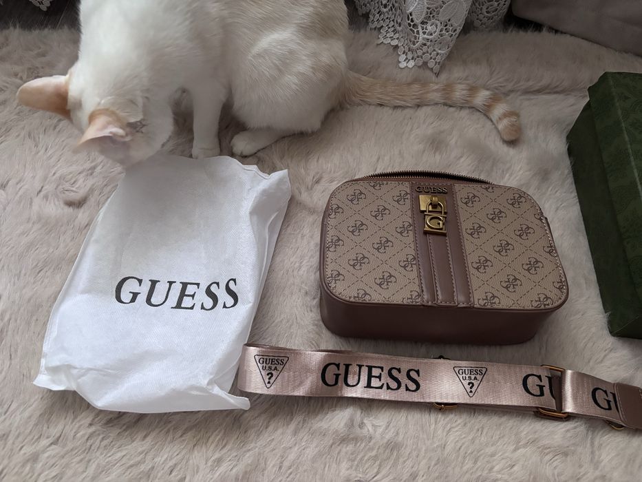 Set GUESS geantă + husă + curea
