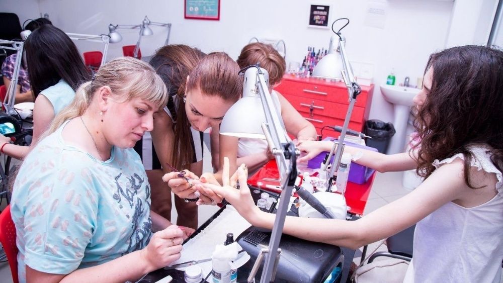 Курс дизайна ногтей. Обучение дизайну ногтей. Школа маникюра