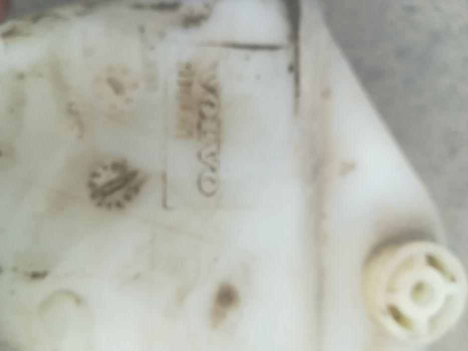 Омывательный бачок Вольво 850