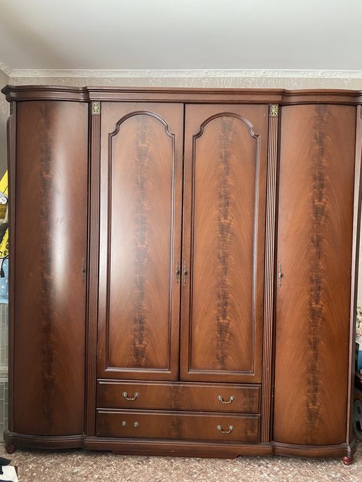 Спальный гарнитур