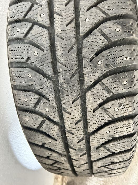 Шины зимние комплект Bridgestone