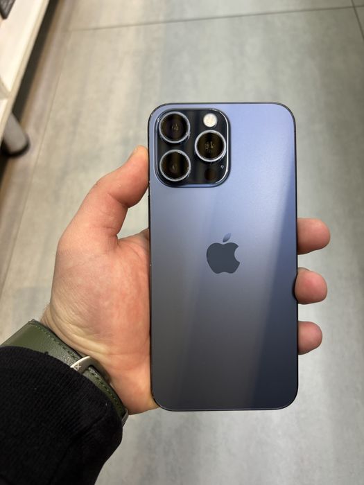 Iph 15 pro max  chip sim