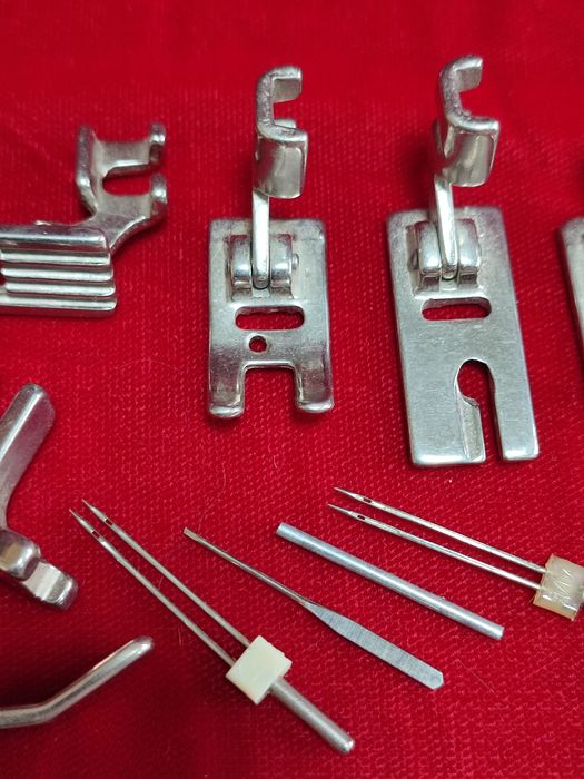 Запчасти и иглы для швейной машинки