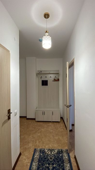 По часам Жана Кала, рядом с акиматом