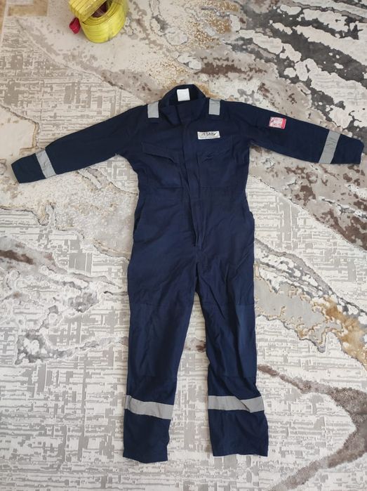 Продам спецовки в хорошем состояний