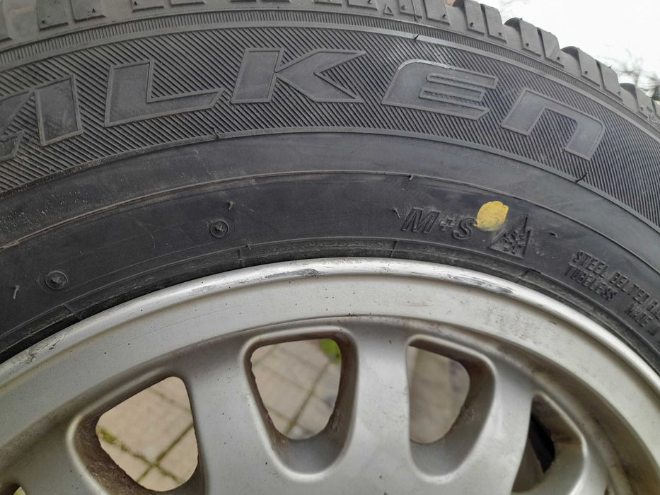 Продава оригинални алуминиеви джанти с гуми,BMW,15 цола