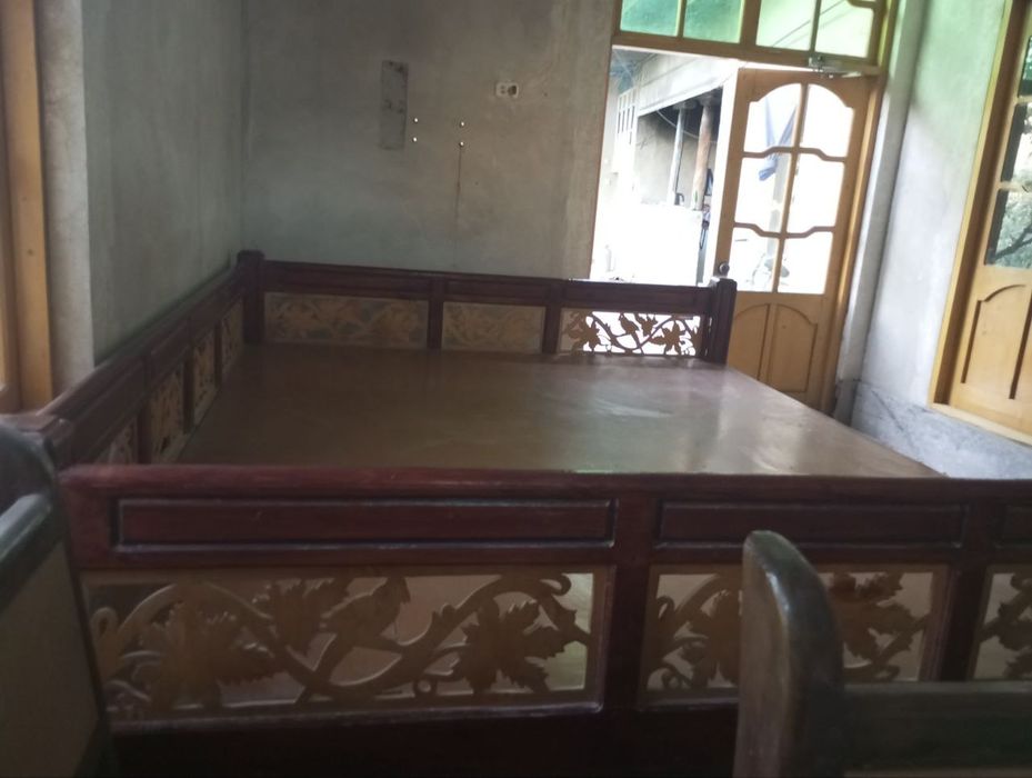 Krovat tapchan hovli uchun