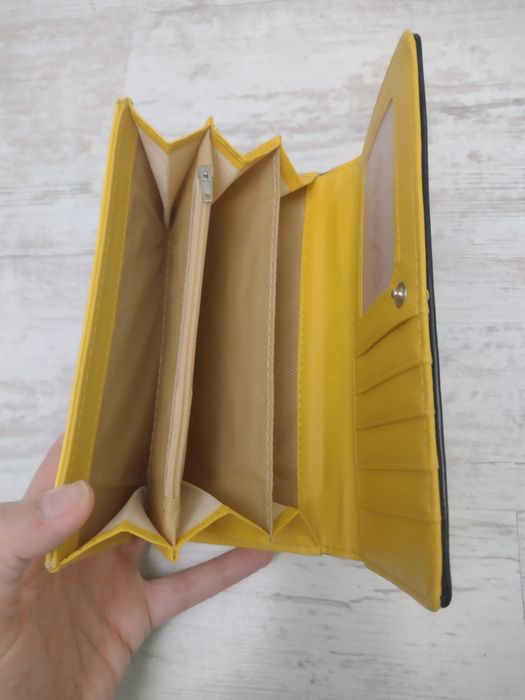 Дамско лачено портмоне 2 броя