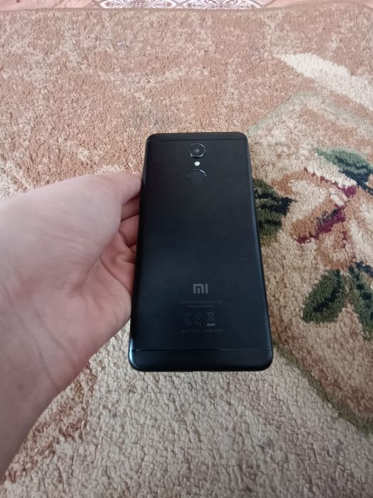 Продам три телефона