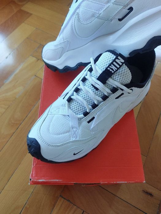 Дамски маратонки Nike